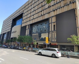 大型戶外LED屏讓濟南某商務(wù)樓宇成商業(yè)美學(xué)新地標(biāo)